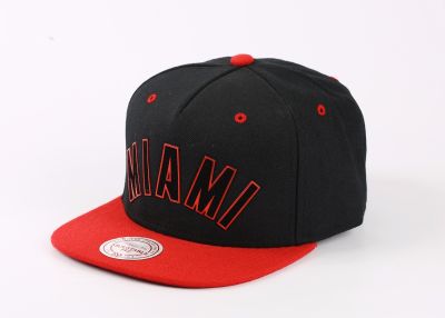 Mitchell And Ness - Mitchell And Ness Miami Siyah Ve Kırmızı Snapback Cap