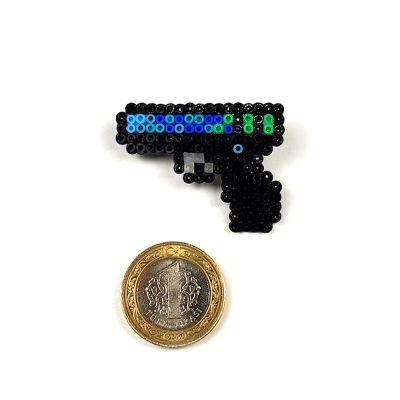 Pixel Art Glock-18 Off World Rozet
